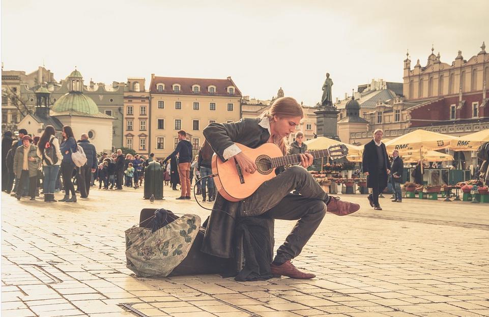 Mistakes That Musicians Make While Using Online Marketing Media